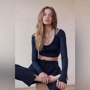 FREE PEOPLE FP Movement Hot Tip Layer Black Cropped Cinched Long Sleeve Small